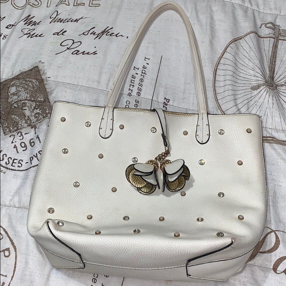 White and gold purse 👜